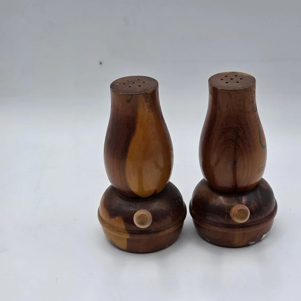 Vintage Hand‎ Turned Wooden Salt Pepper Shakers Set Pikes Peak Colorado Souvenir